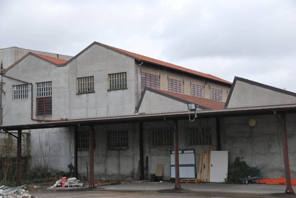 capannone in vendita a Legnano