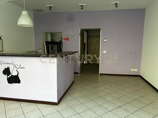 negozio in vendita a Legnano