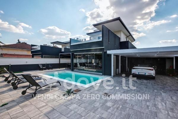 casa indipendente in vendita a Legnano