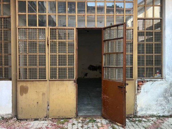 negozio in vendita a Legnano