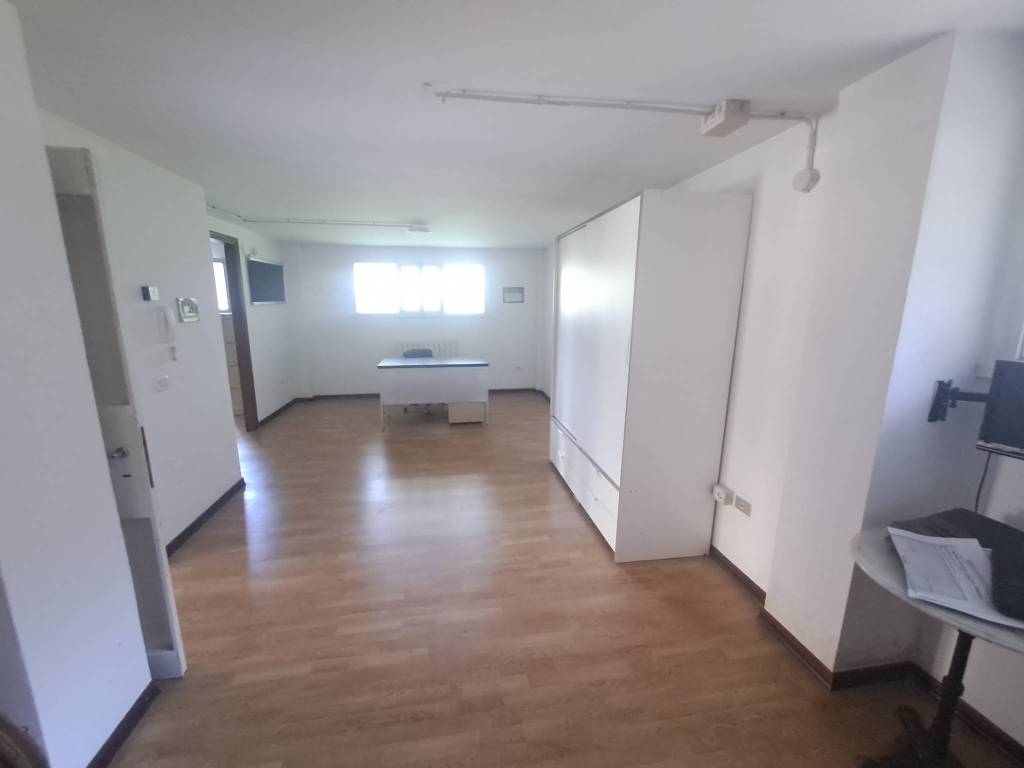 ufficio in vendita a Legnano