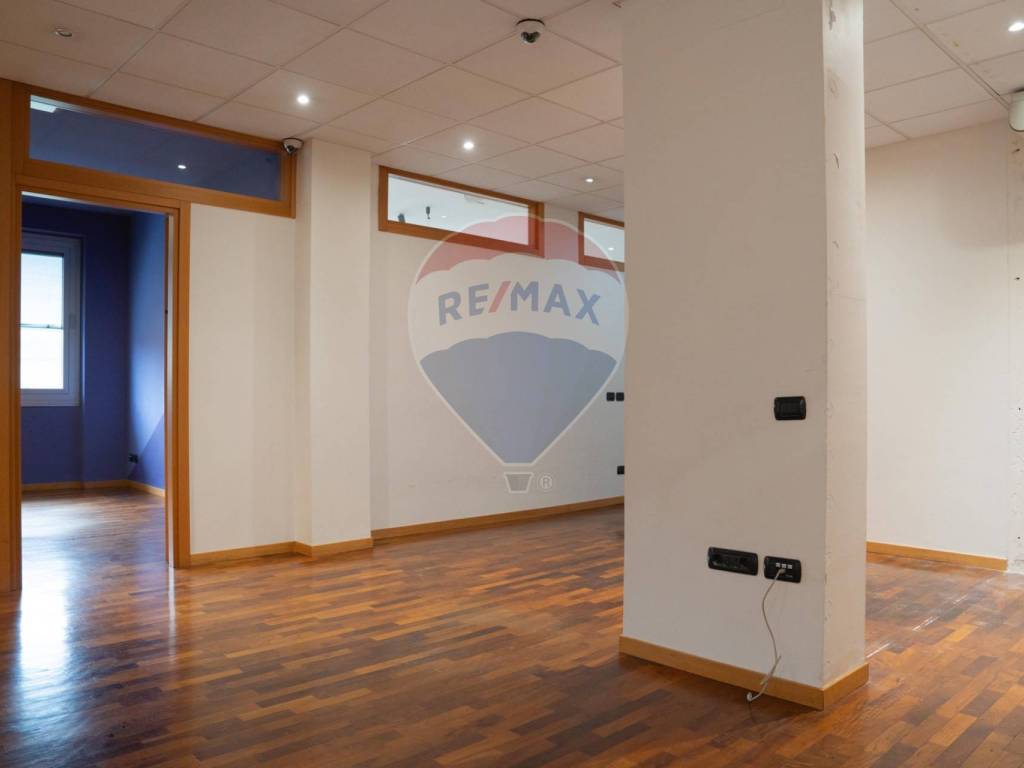 ufficio in vendita a Legnano