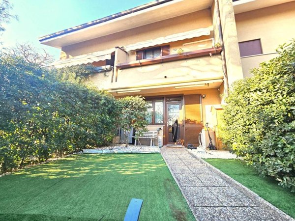 casa indipendente in vendita a Legnano