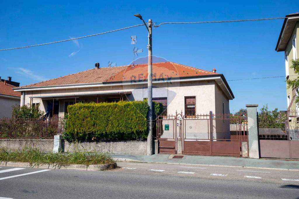 casa indipendente in vendita a Legnano