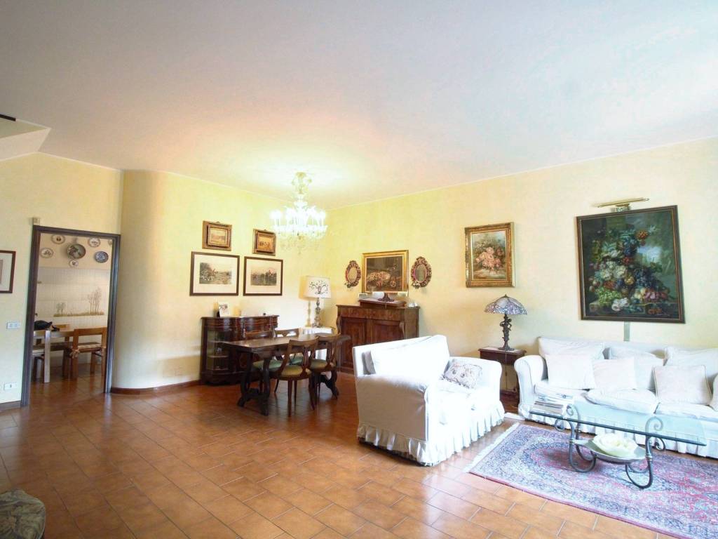 casa indipendente in vendita a Legnano
