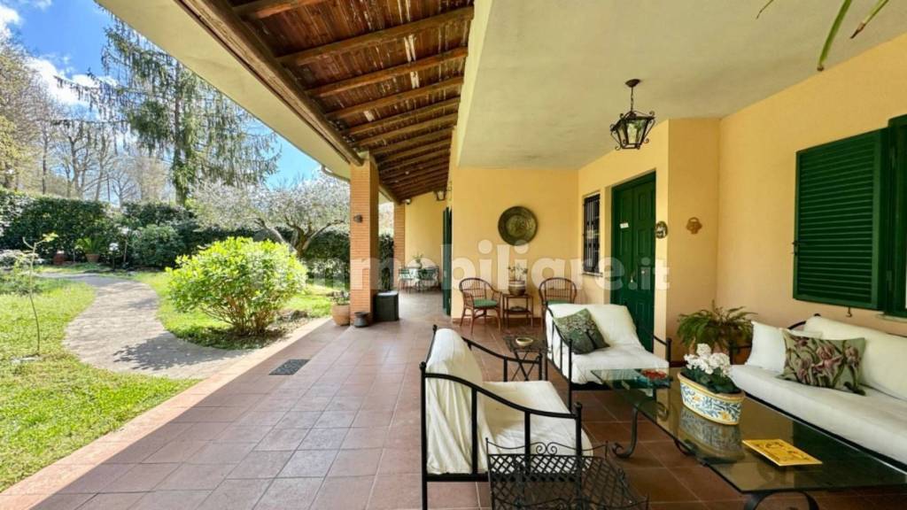 casa indipendente in vendita a Legnano