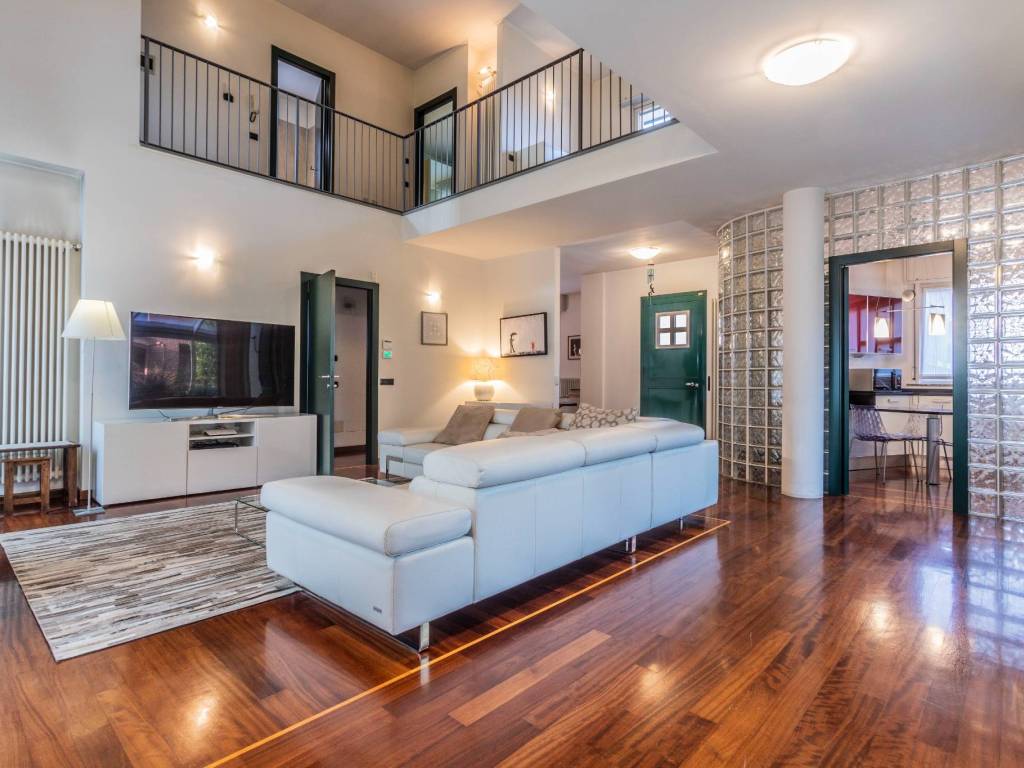 casa indipendente in vendita a Legnano