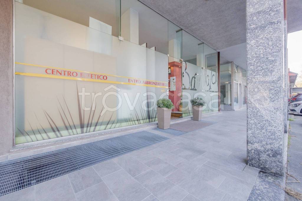 negozio in vendita a Legnano