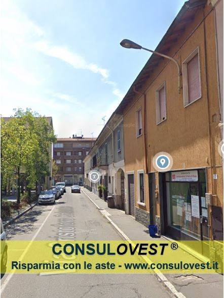negozio in vendita a Legnano