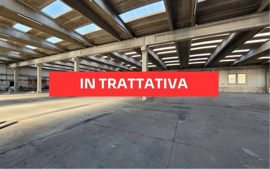 capannone in vendita a Legnano