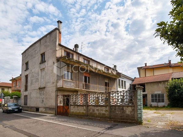 casa indipendente in vendita a Legnano