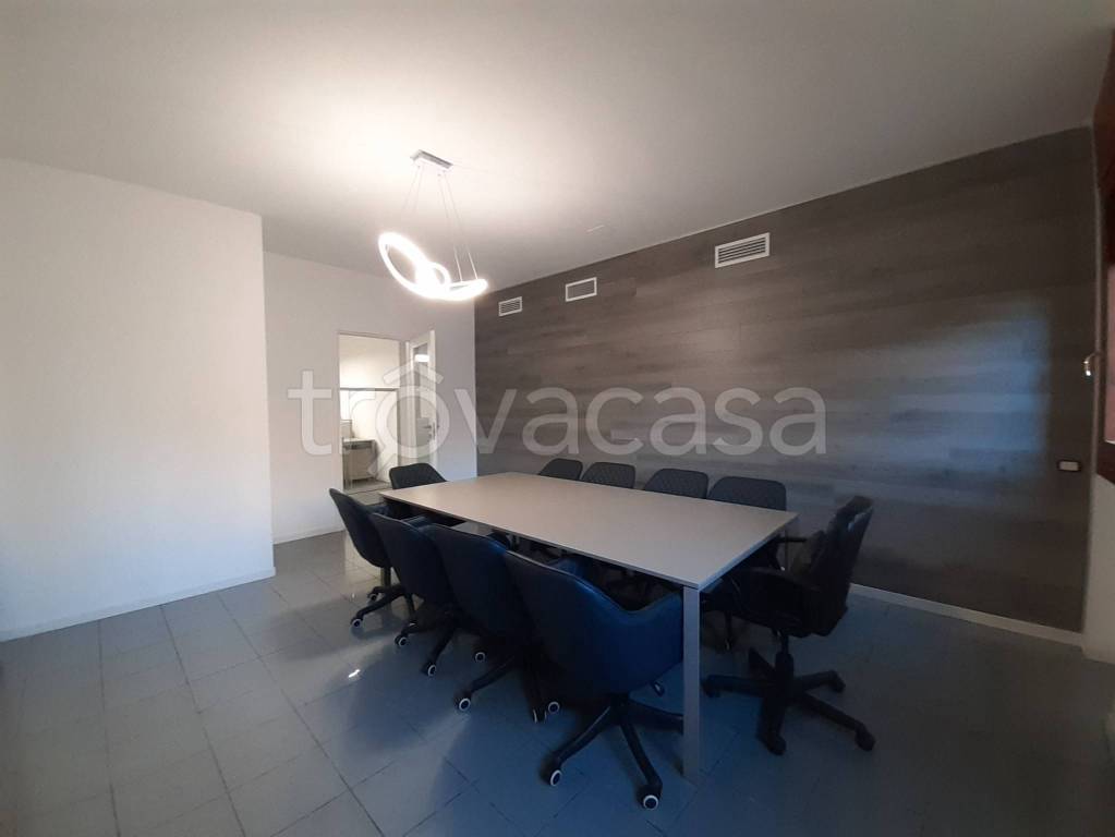 ufficio in vendita a Legnano