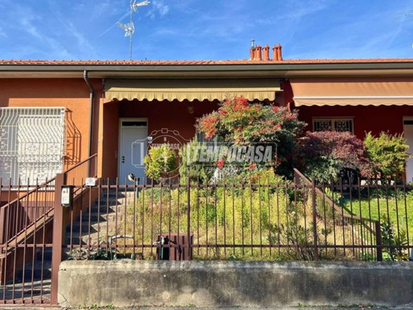casa indipendente in vendita a Legnano