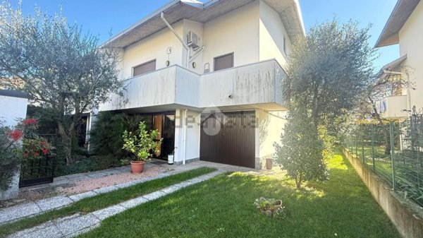casa indipendente in vendita a Legnano