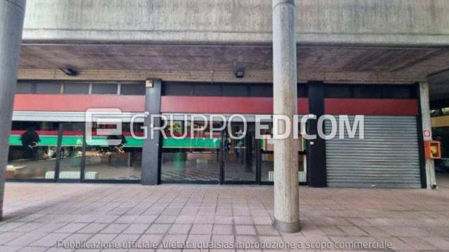 negozio in vendita a Legnano