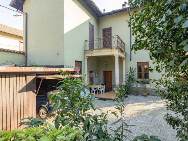 casa indipendente in vendita a Legnano