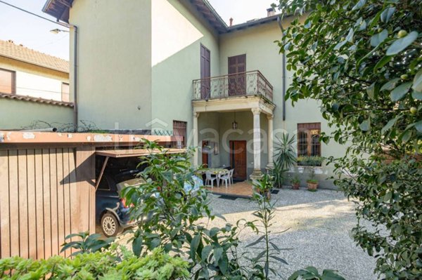 casa indipendente in vendita a Legnano