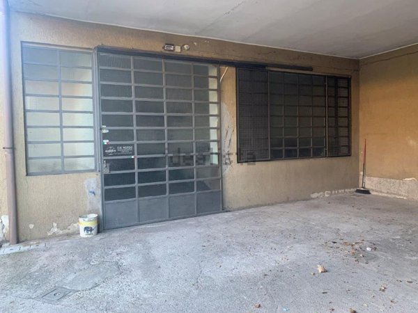negozio in vendita a Legnano