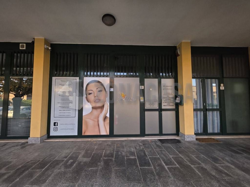 negozio in vendita a Legnano