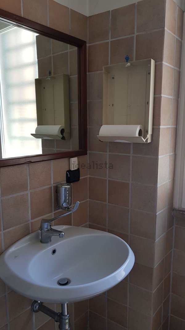 negozio in vendita a Legnano