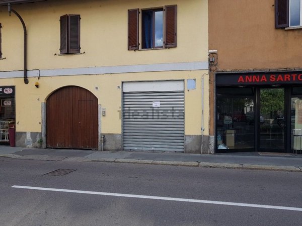 negozio in vendita a Legnano