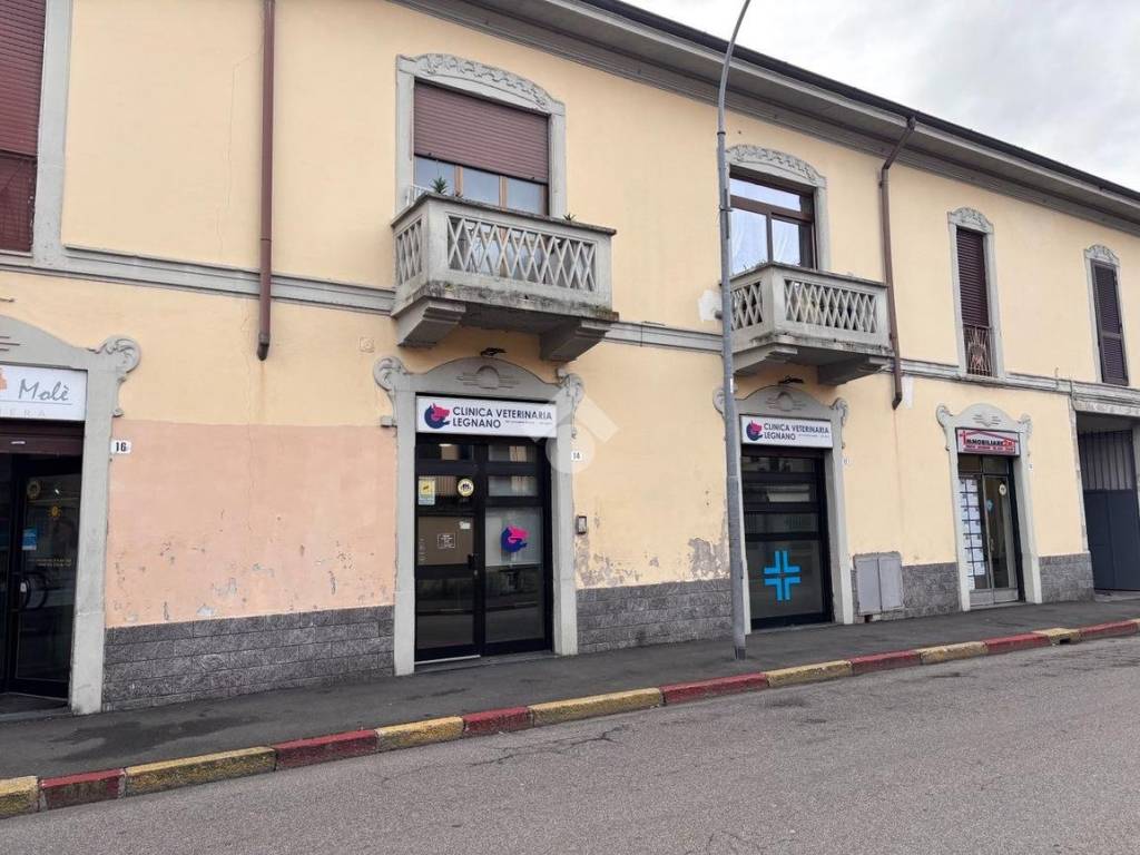 negozio in vendita a Legnano