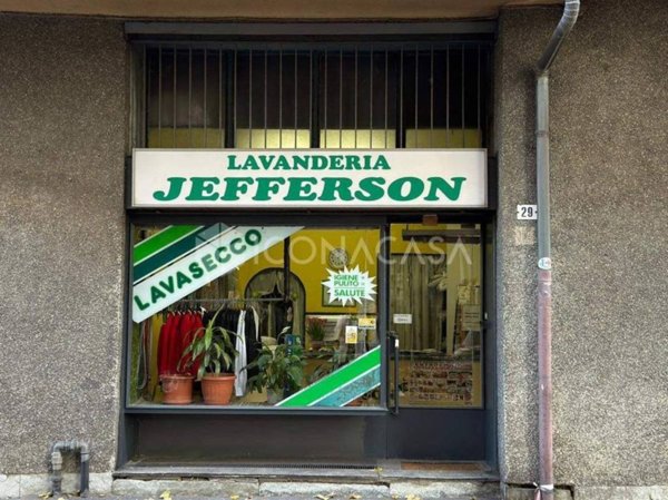 negozio in vendita a Legnano
