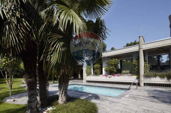 casa indipendente in vendita a Legnano