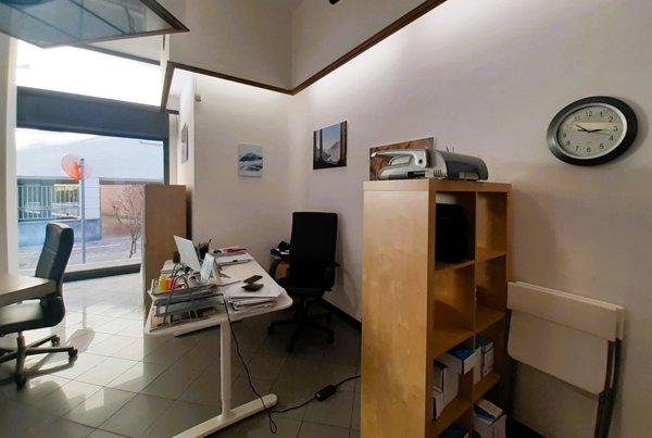 negozio in vendita a Legnano