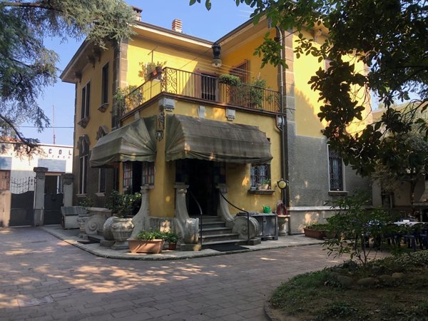 casa indipendente in vendita a Legnano