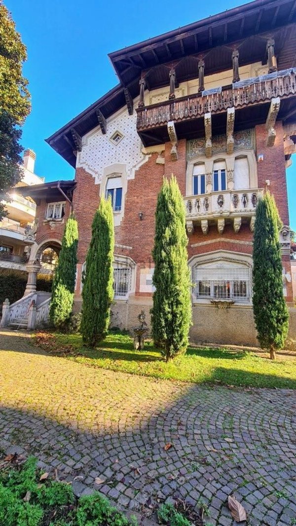 casa indipendente in vendita a Legnano