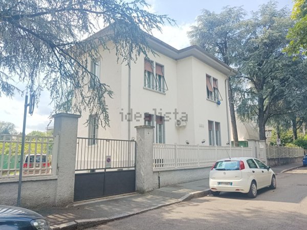 casa indipendente in vendita a Legnano