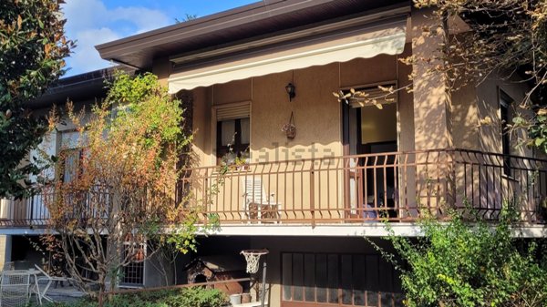 casa indipendente in vendita a Legnano