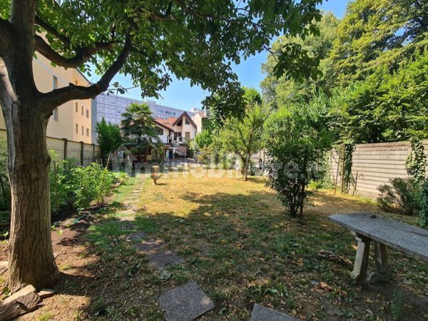 casa indipendente in vendita a Legnano