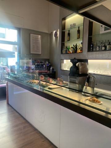 negozio in vendita a Legnano