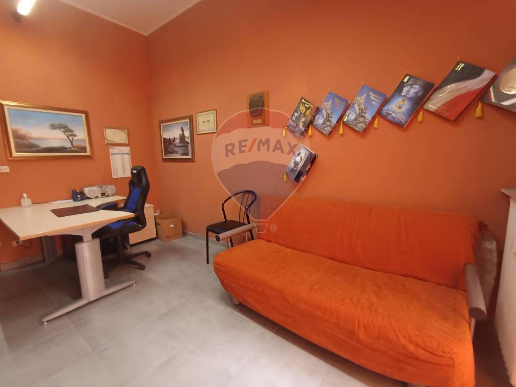 ufficio in vendita a Legnano