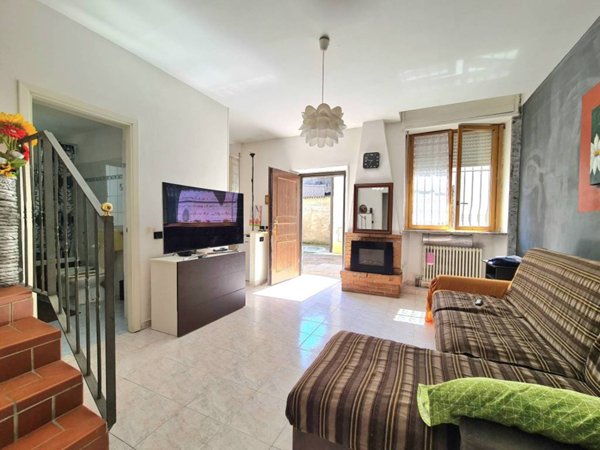 casa indipendente in vendita a Legnano