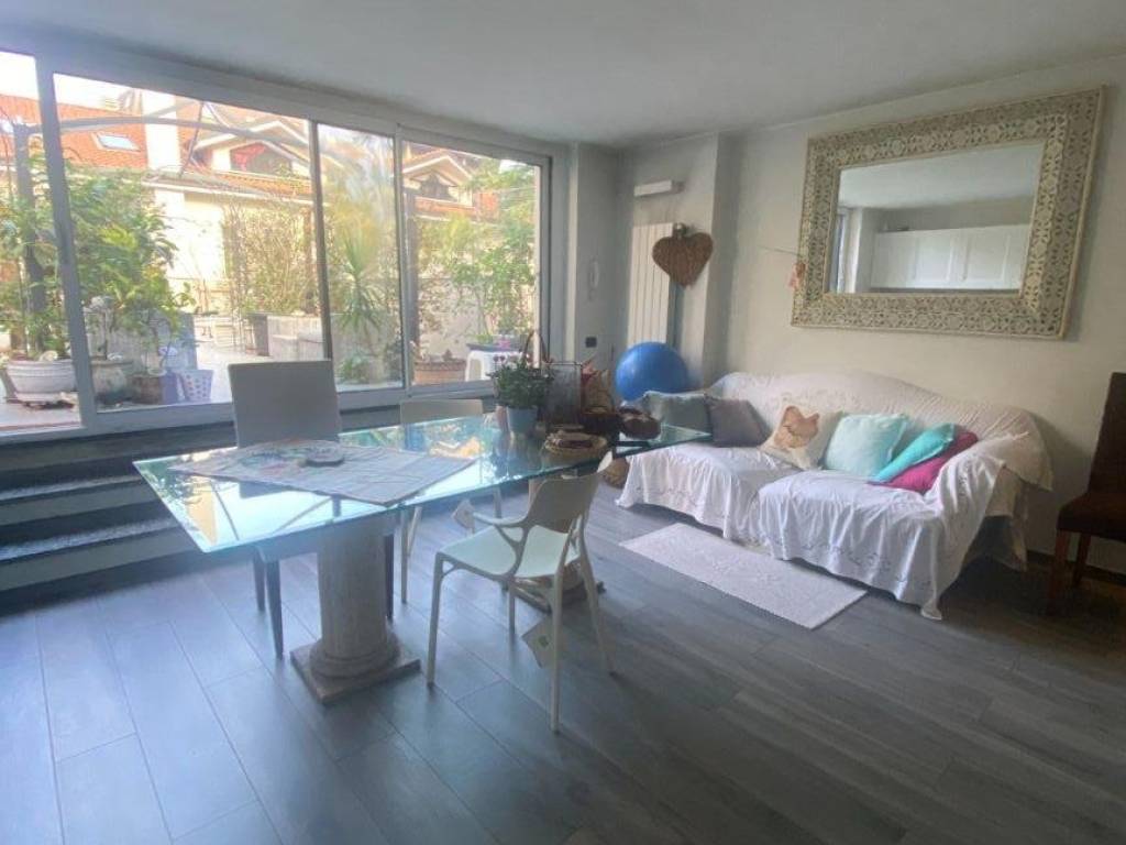 casa indipendente in vendita a Legnano