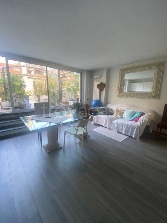 casa indipendente in vendita a Legnano