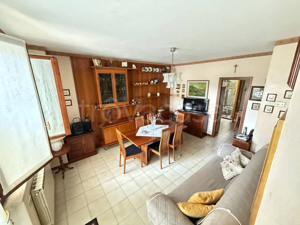 casa indipendente in vendita a Legnano