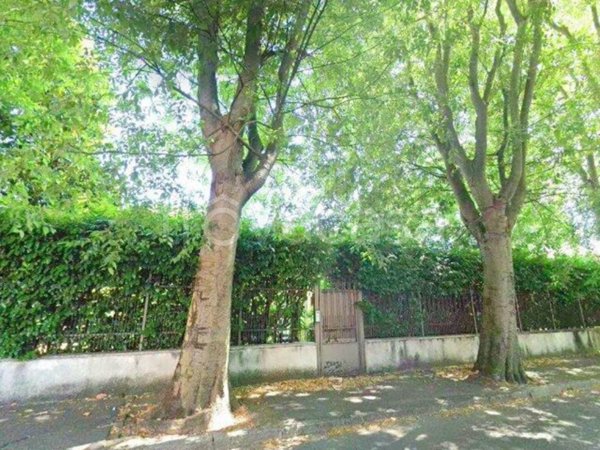 negozio in vendita a Legnano