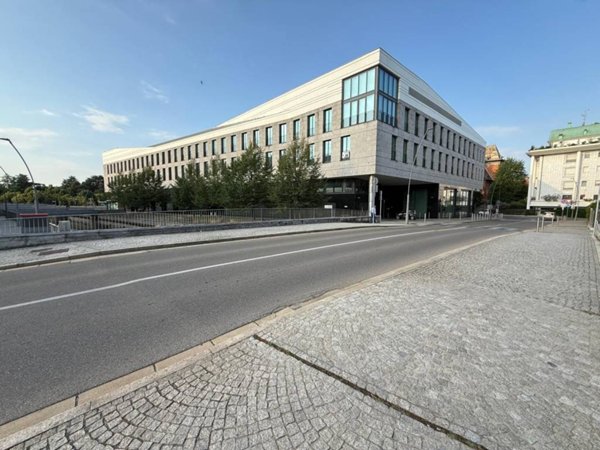 negozio in vendita a Legnano