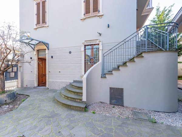casa indipendente in vendita a Legnano