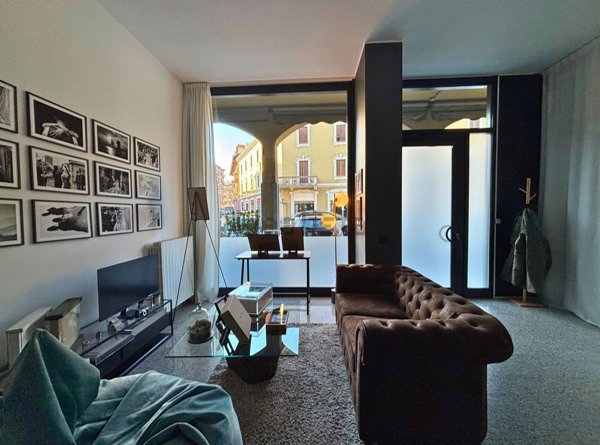 locale commerciale in vendita a Legnano