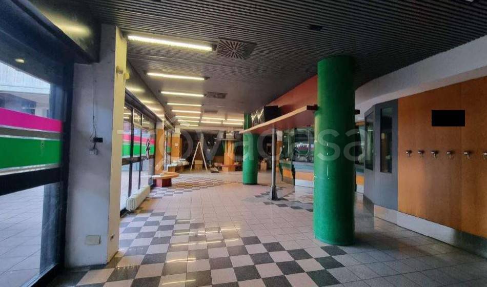 negozio in vendita a Legnano