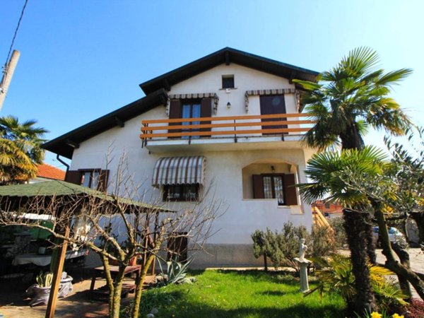 casa indipendente in vendita a Legnano