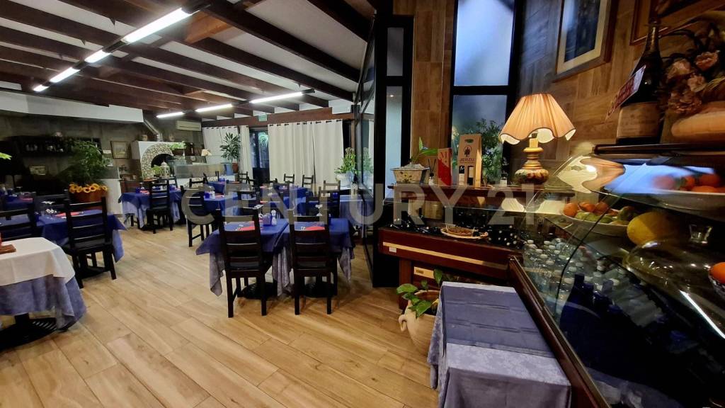 negozio in vendita a Legnano