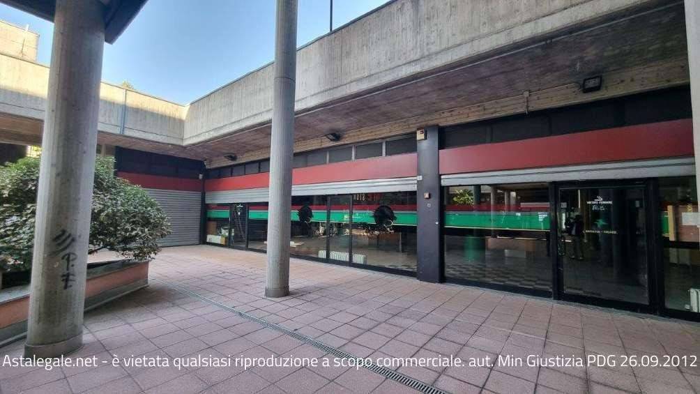 negozio in vendita a Legnano
