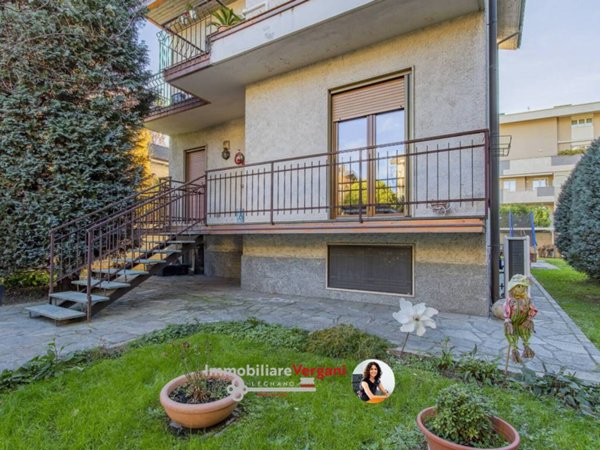 casa indipendente in vendita a Legnano