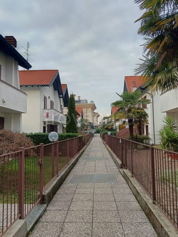 casa indipendente in vendita a Legnano
